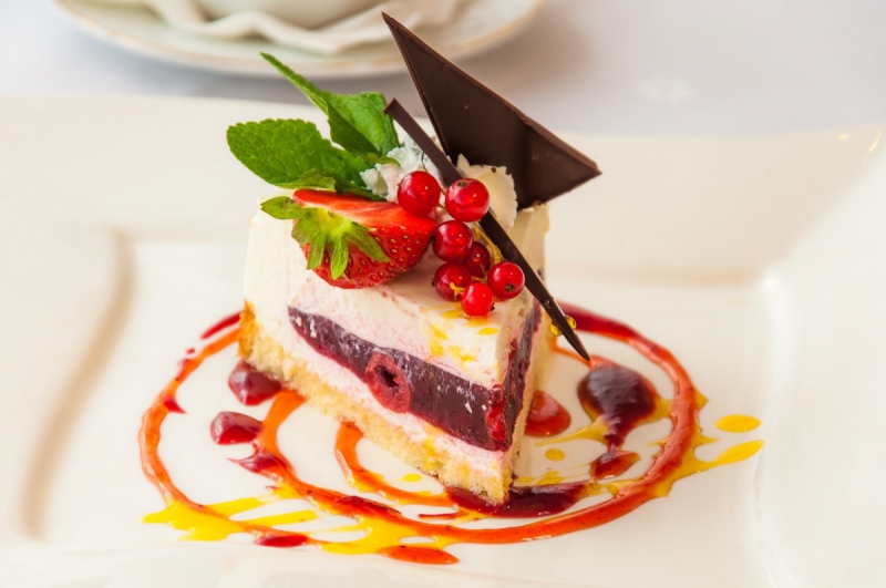 boulangerie-TOURRETTES-min_the_cake_dessert_eating_bun_colorful_sweet_dish_taste_cake_with_cream-941034